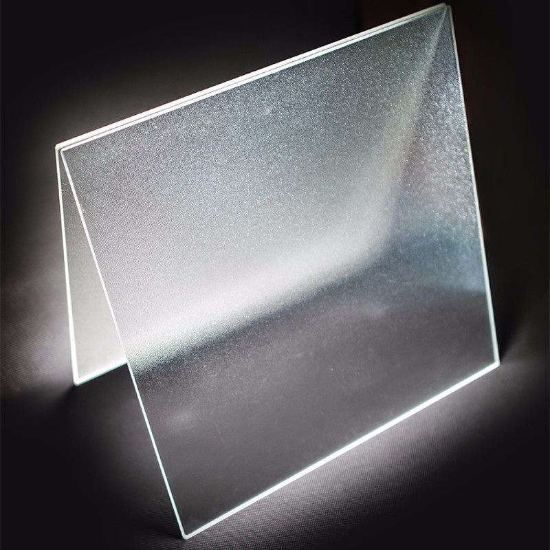 生产高品质光伏超白玻璃,降低石英砂铁杂质含量至关重要